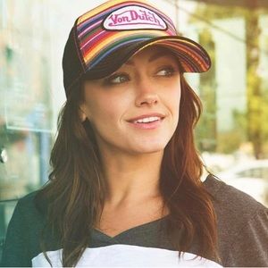 VON DUTCH Stiped Blanket Trucker Hat NWT Authentic Kustom Kulture Fashion Luxury